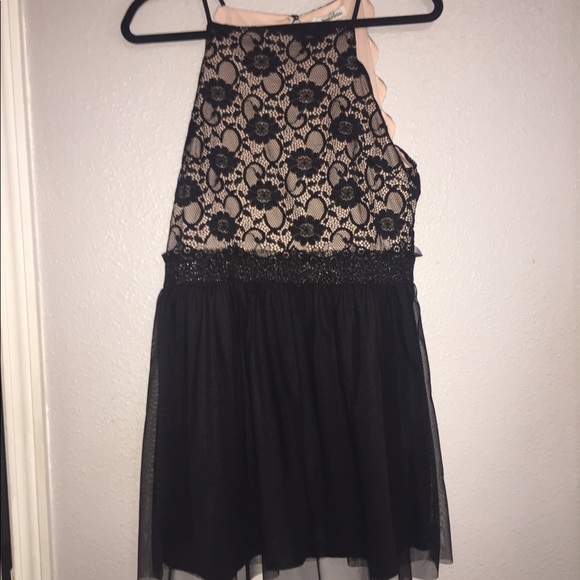 Black and light pink mini halter top dress - Picture 3 of 3